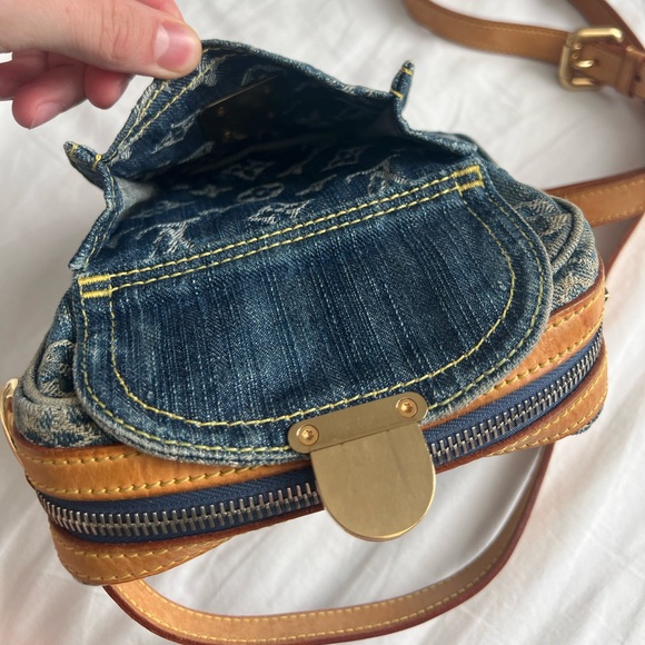Vintage Louis Vuitton Denim Camera Bag Adjustable Strap Authentic 2007 Crossbody - Picture 5 of 13